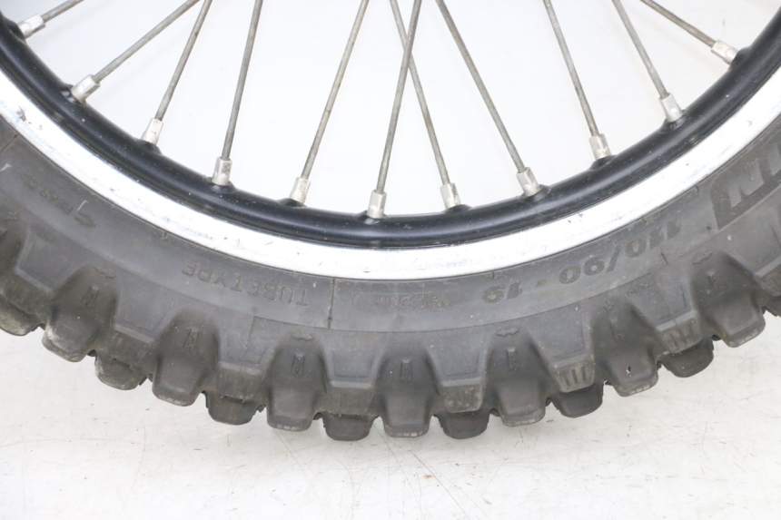 photo de JANTE ARRIÈRE ET PNEU KAWASAKI KXF KX-F 250 (2017 - 2019) - Zoom état d’usage