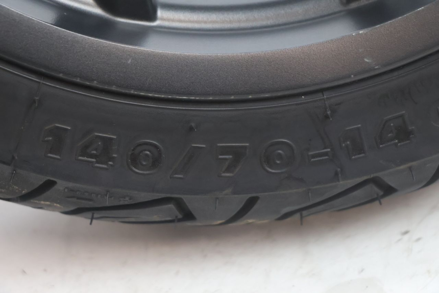 photo de JANTE ARRIÈRE ET PNEU PIAGGIO MP3 HPE 530 (2022 - 2026) - Aperçu profil