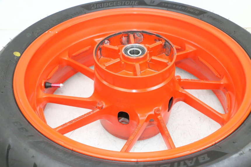 photo de JANTE ARRIÈRE ET PNEU YAMAHA MT-07 MT07 ABS 700 (2018 - 2020) - Gros plan technique