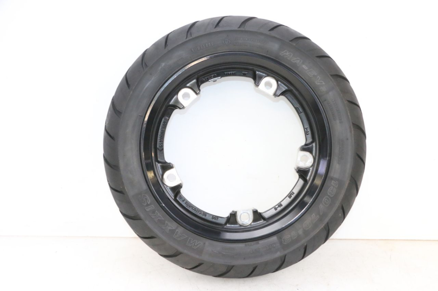 photo de JANTE ARRIÈRE ET PNEU YAMAHA NEO'S CORE 1 (2022 - 2026) - Vue principale