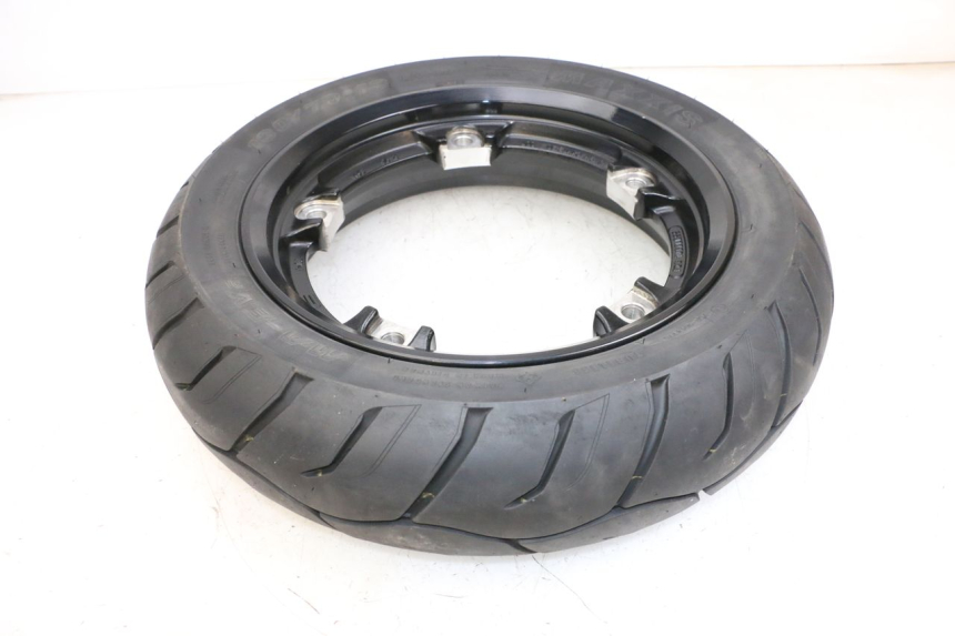 photo de JANTE ARRIÈRE ET PNEU YAMAHA NEO'S CORE 1 (2022 - 2026) - Zoom état d’usage