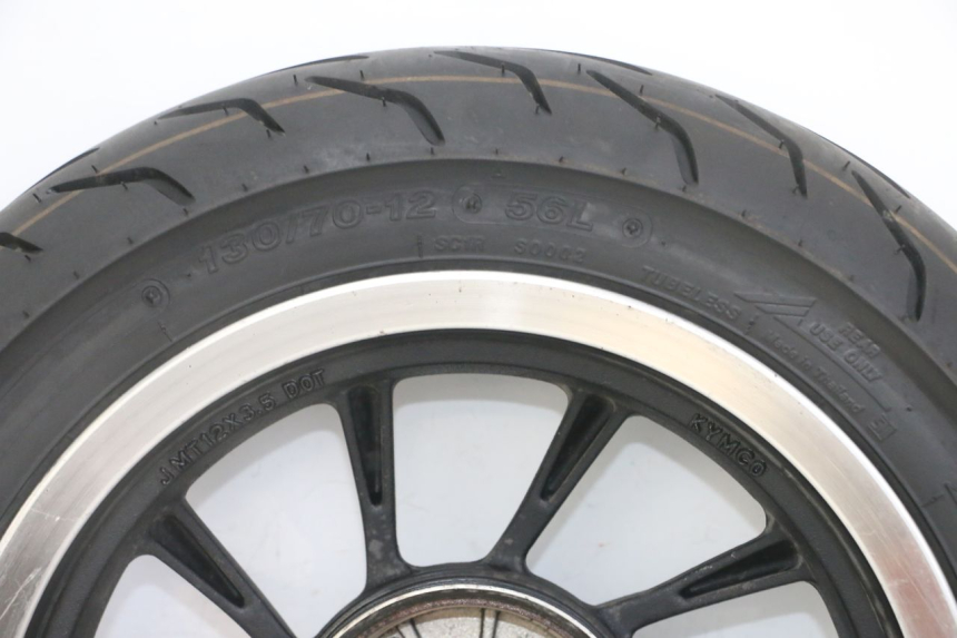 photo de JANTE ARRIÈRE ET PNEU KYMCO LIKE 4T 50 (2019 - 2025) - Détails caractéristiques