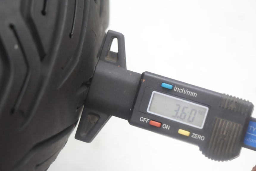 photo de JANTE ARRIÈRE ET PNEU MBK NITRO 50 (2004 - 2008) - Zoom qualité
