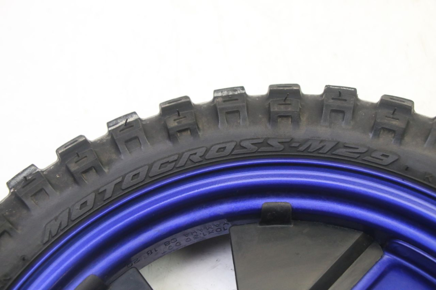 photo de JANTE ARRIÈRE ET PNEU YAMAHA PW 50 (1984 - 2020)