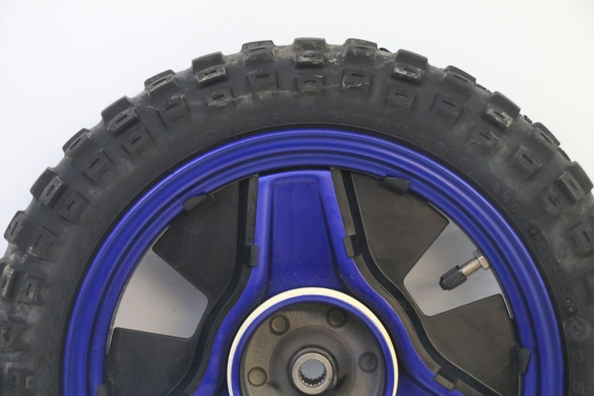 photo de JANTE ARRIÈRE ET PNEU YAMAHA PW 50 (1984 - 2020)