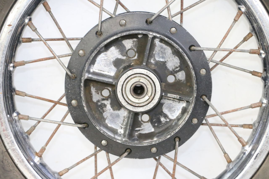 photo de JANTE ARRIÈRE ET PNEU YAMAHA PW 80 (1983 - 2014)