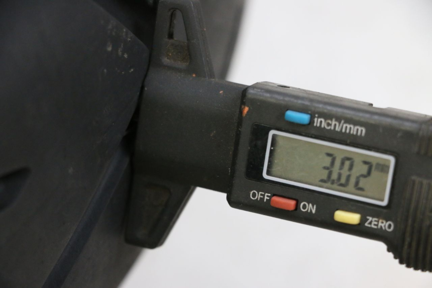 photo de JANTE ARRIÈRE ET PNEU BMW R GS 1250 (2021 - 2024) - Zoom état d’usage