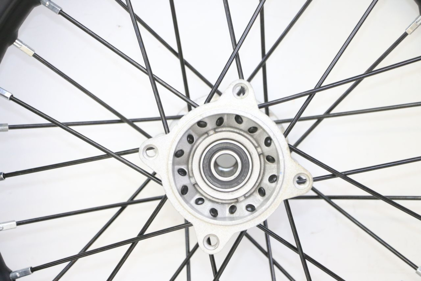 photo de JANTE ARRIÈRE ET PNEU APOLLO RFZ 125