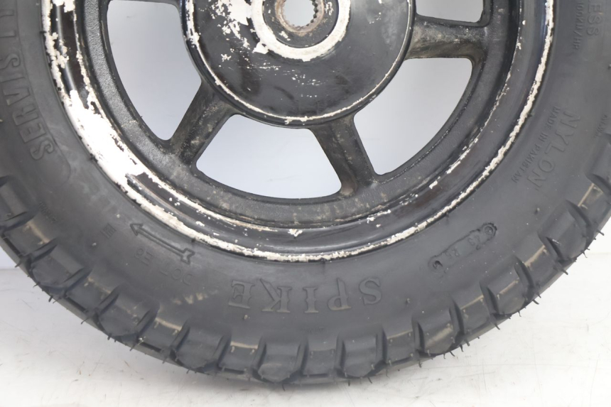 photo de JANTE ARRIÈRE ET PNEU TNT MOTOR ROMA 10' 2T 50 (2011 - 2018) - Zoom état d’usage