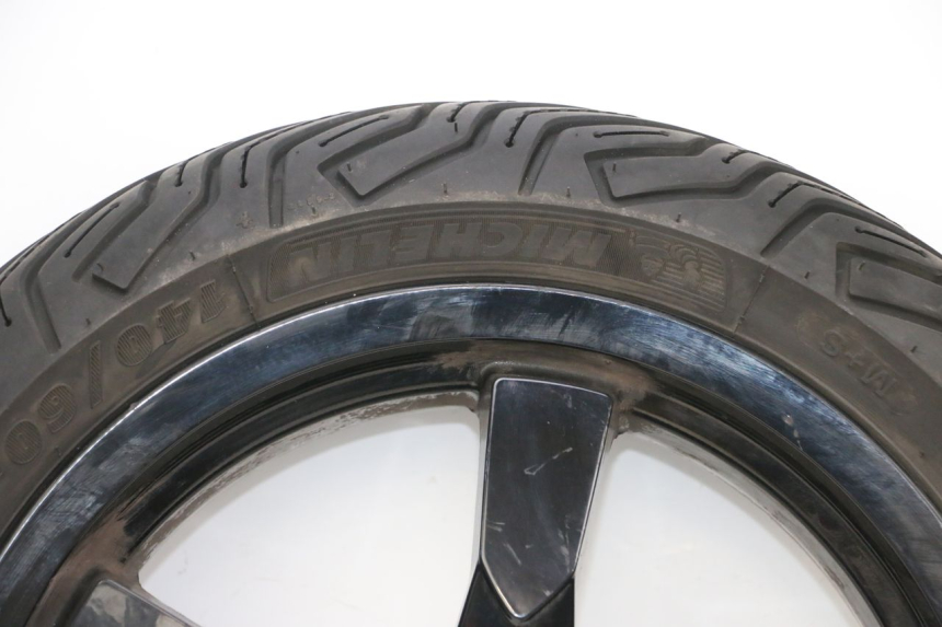 photo de JANTE ARRIÈRE ET PNEU PEUGEOT SATELIS 125 (2013 - 2018) - Inspection visuelle