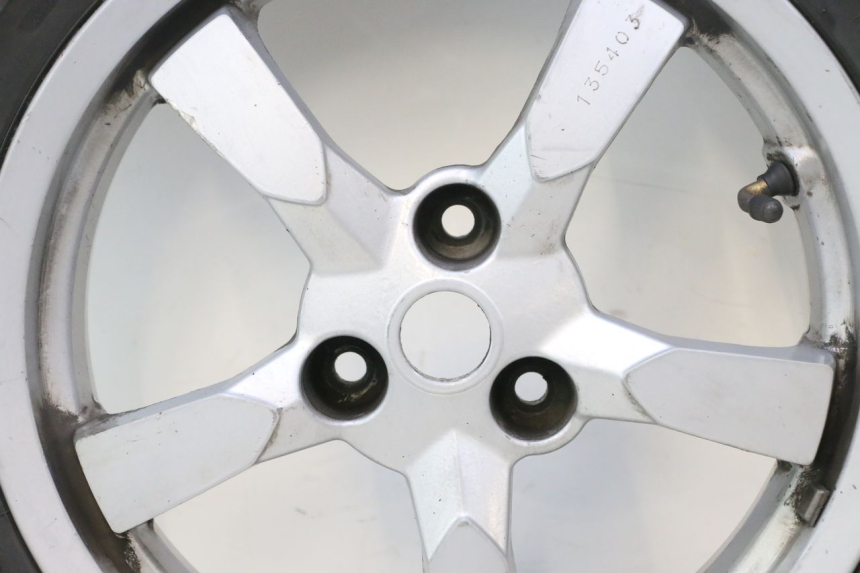photo de JANTE ARRIÈRE ET PNEU PEUGEOT SATELIS 125 (2013 - 2018) - Focus structure