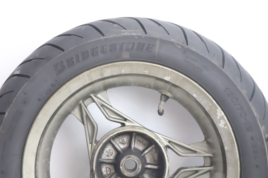 photo de JANTE ARRIÈRE ET PNEU RIDE SLASH 2T 50 (2012 - 2014) - Points de fixation