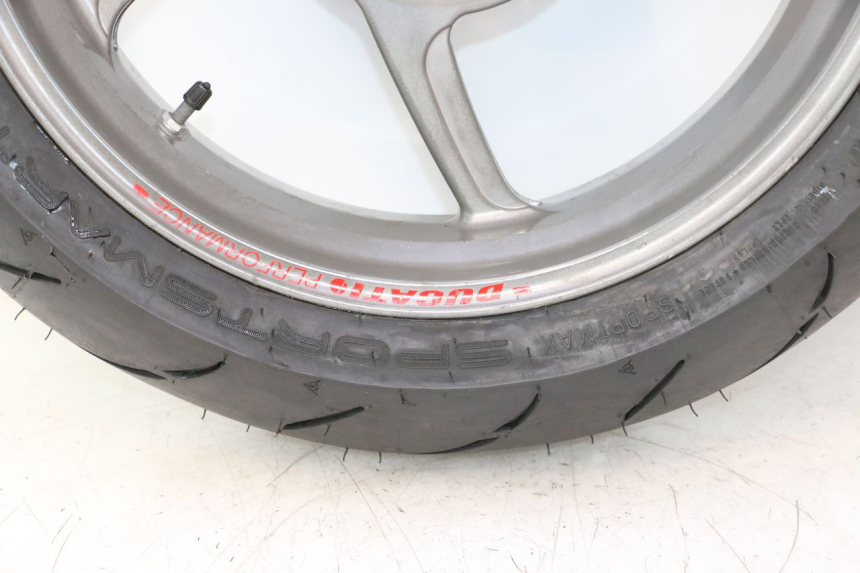 photo de JANTE ARRIÈRE ET PNEU DUCATI SS IE DS CARENEE 1000 (2002 - 2006) - Marquages et références
