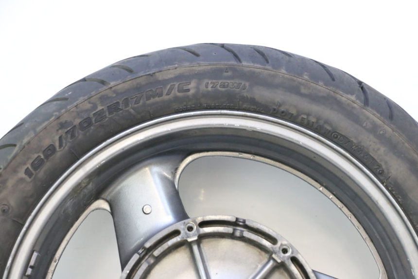 photo de JANTE ARRIÈRE ET PNEU HONDA ST PAN EUROPEAN 1100 (1990 - 2002) - Zoom état d’usage