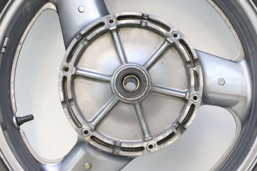 photo de JANTE ARRIÈRE ET PNEU HONDA ST PAN EUROPEAN 1100 (1990 - 2002) - Autre angle de vue