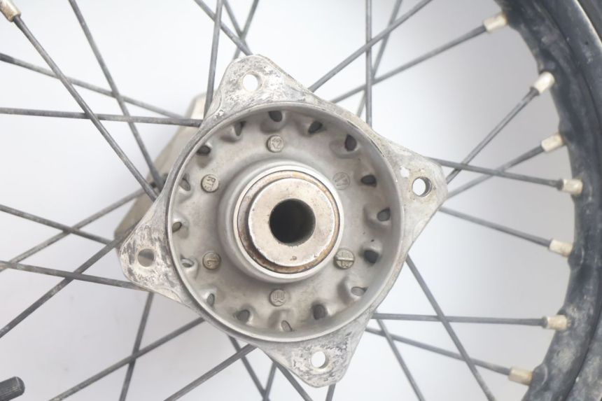 photo de JANTE ARRIÈRE ET PNEU KTM SX 85 (2018 - 2024) - Autre angle de vue