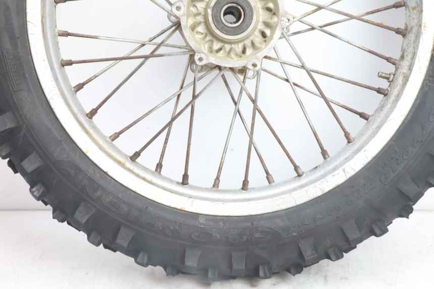 photo de JANTE ARRIÈRE ET PNEU HUSABERG TE 250 (2011 - 2014) - Détails caractéristiques