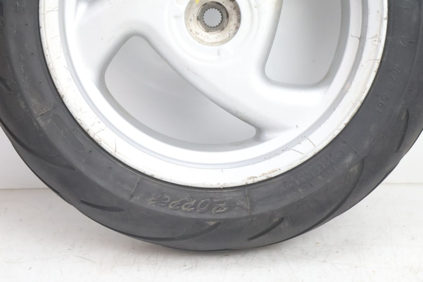 photo de JANTE ARRIÈRE ET PNEU PEUGEOT VIVACITY 50 (2004 - 2009) - Zoom état d’usage
