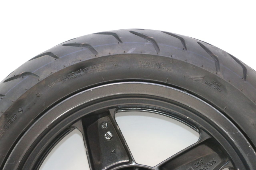 photo de JANTE ARRIÈRE ET PNEU YAMAHA XMAX X-MAX 125 (2006 - 2009) - Vue rapprochée
