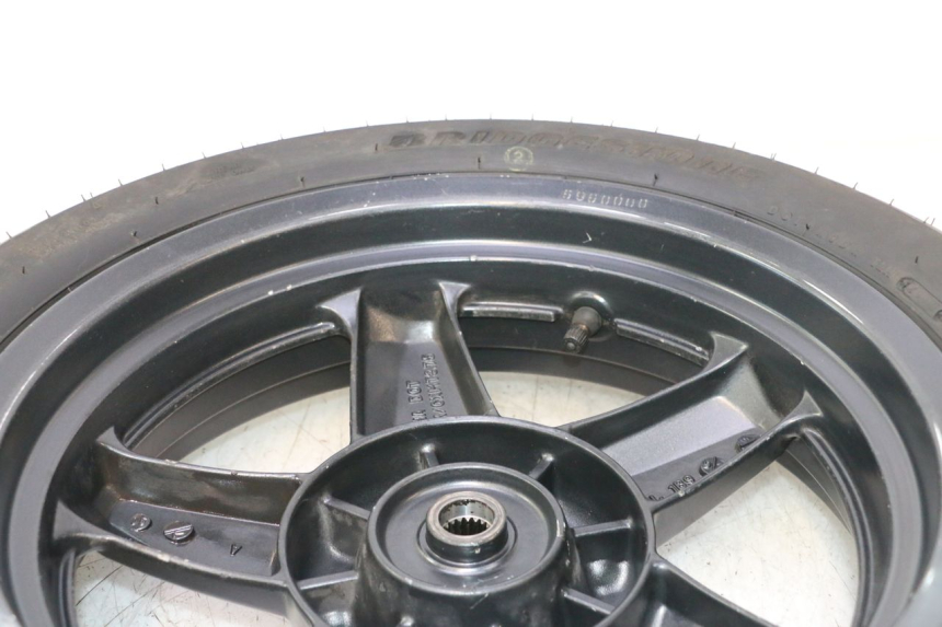 photo de JANTE ARRIÈRE ET PNEU YAMAHA XMAX X-MAX 125 (2006 - 2009) - Vue d’ensemble