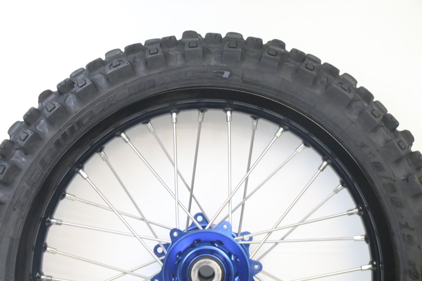 photo de JANTE ARRIÈRE ET PNEU YAMAHA YZ 125 (2006 - 2016)