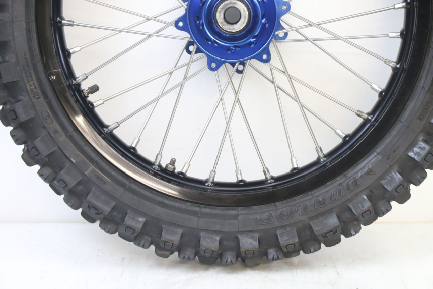 photo de JANTE ARRIÈRE ET PNEU YAMAHA YZ 125 (2006 - 2016)
