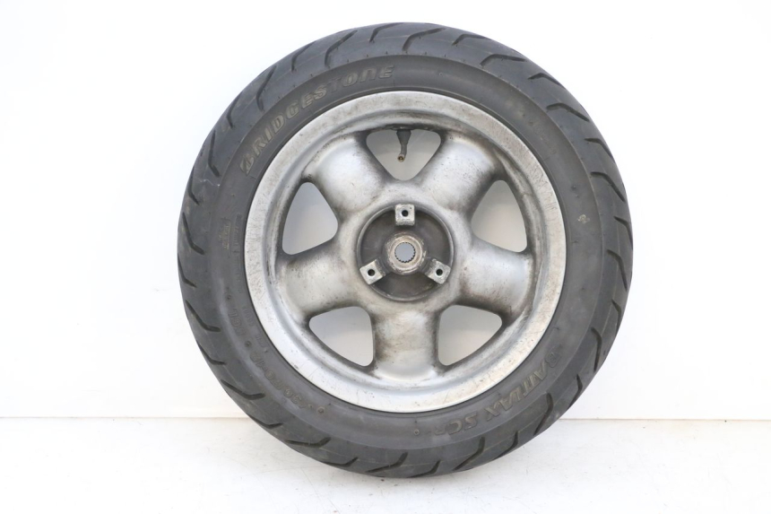 photo de JANTE ARRIÈRE ET PNEU YAMAHA YP MAJESTY 125 (2002 - 2006) - Vue principale