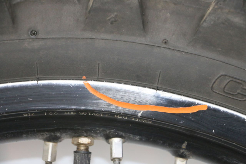 photo de JANTE ARRIÈRE ET PNEU YAMAHA YZ-F YZF 250 (2014 - 2018)