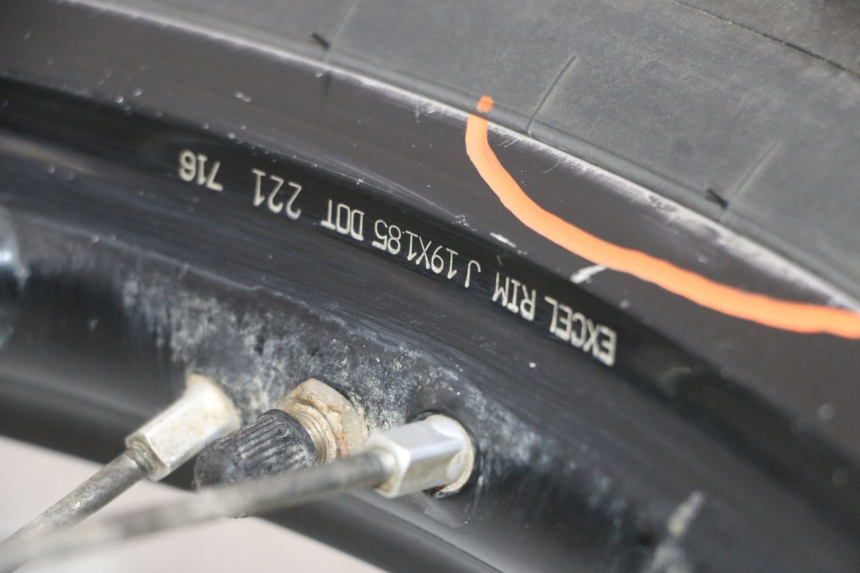 photo de JANTE ARRIÈRE ET PNEU YAMAHA YZ-F YZF 250 (2014 - 2018)