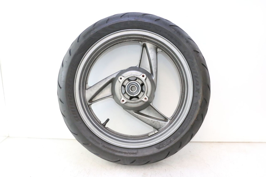photo de JANTE ARRIÈRE ET PNEU KAWASAKI ZZR 600 (1995 - 2004) - Vue principale