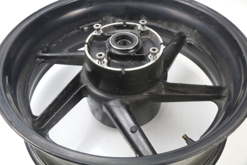 photo de JANTE ARRIERE HONDA CBR 919 RR FIREBLADE 900 (1998 - 1999) - Gros plan technique