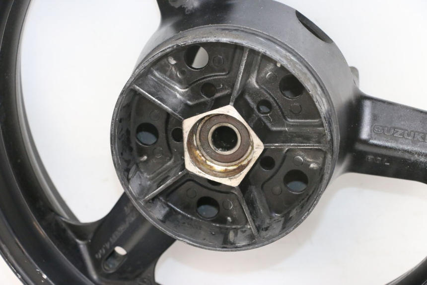 photo de JANTE ARRIERE SUZUKI DL V STROM 1000 (2002 - 2007) - Points de fixation