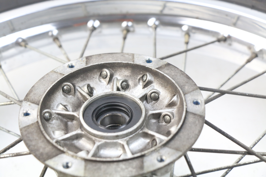 photo de JANTE ARRIERE YAMAHA DTR DT-R 125 (1989 - 2004) - Détails caractéristiques