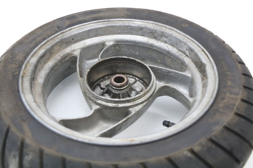 photo de JANTE ARRIERE PEUGEOT ELYSEO 50 (1998 - 2001) - Zoom état d’usage