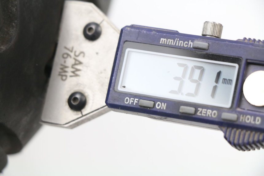 photo de JANTE ARRIERE PEUGEOT ELYSEO 50 (1998 - 2001) - Gros plan technique