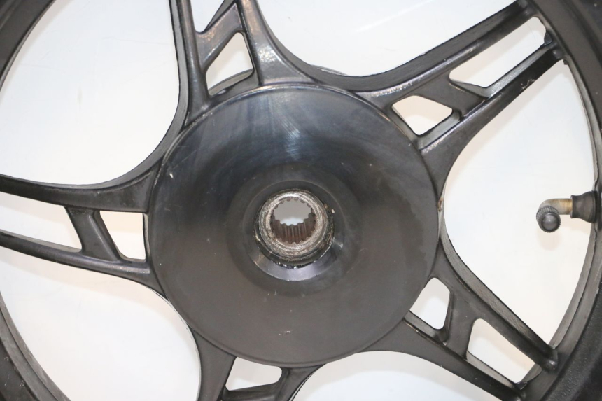 photo de JANTE ARRIERE JM MOTORS F45i 4T 50 (2020 - 2023) - Gros plan technique