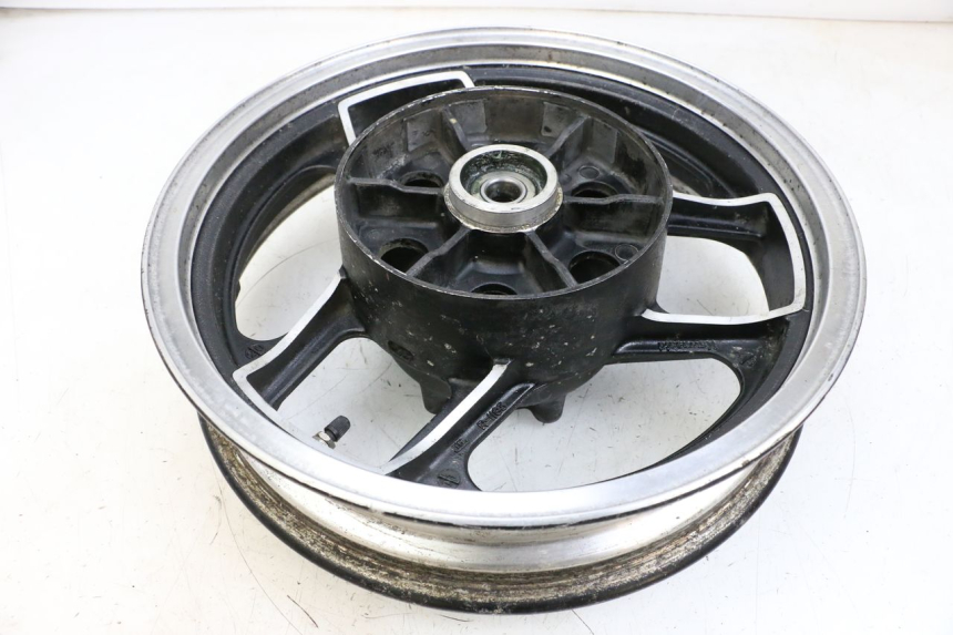 photo de JANTE ARRIERE KAWASAKI GPZ RX 1000 (1986 - 1988) - Gros plan technique