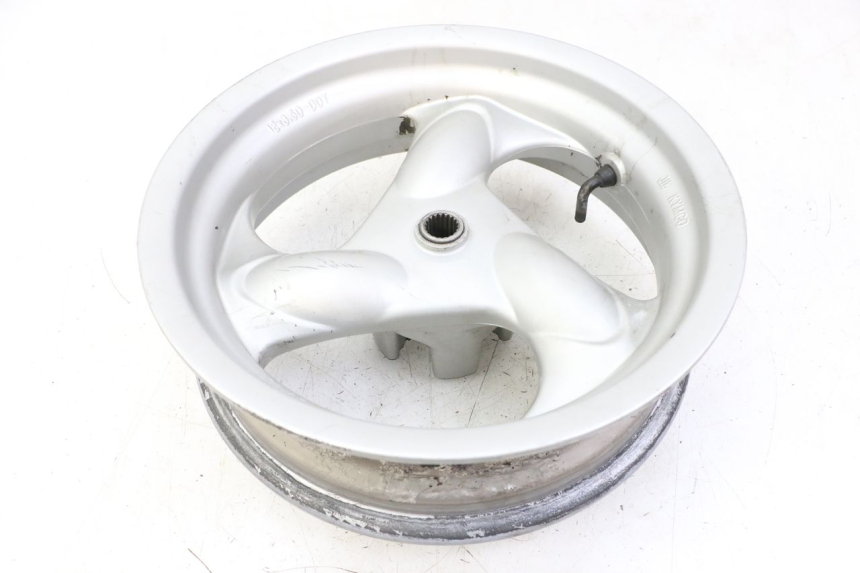 photo de JANTE ARRIERE KYMCO GRAND DINK 125 (2008 - 2014) - Détail de la pièce