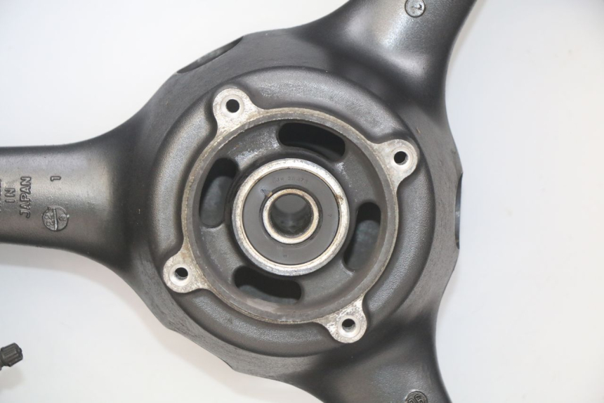 photo de JANTE ARRIERE KAWASAKI ZX-6R ZX6R 600 (1995 - 1997)