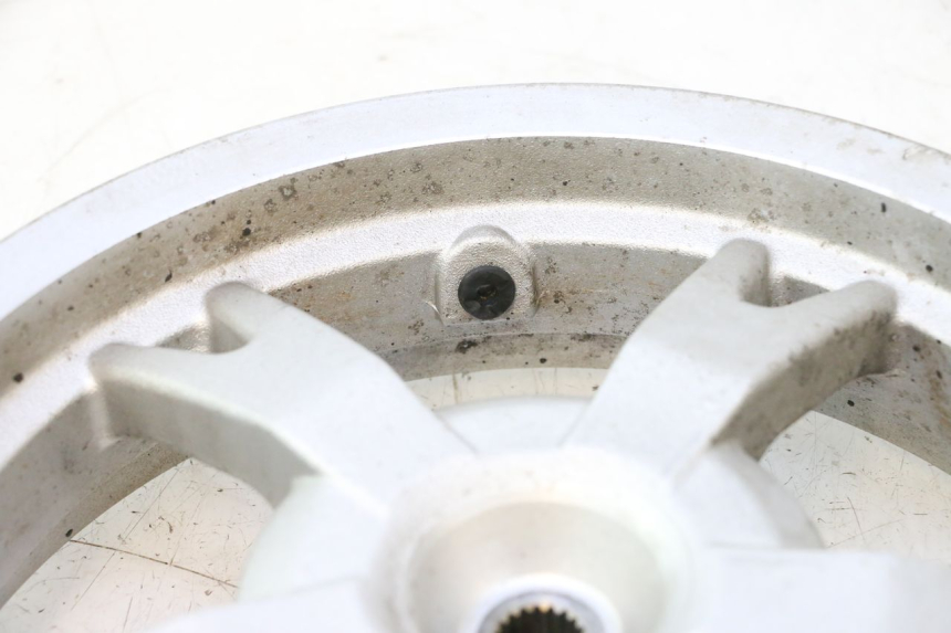 photo de JANTE ARRIERE PEUGEOT KISBEE 2T 50 (2010 - 2017) - Vue rapprochée