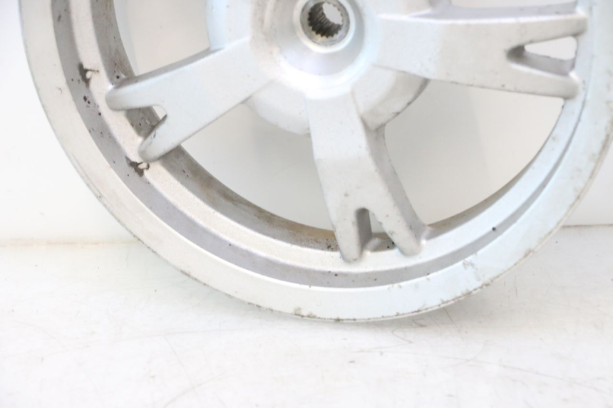 photo de JANTE ARRIERE PEUGEOT KISBEE 2T 50 (2010 - 2017) - Points de fixation