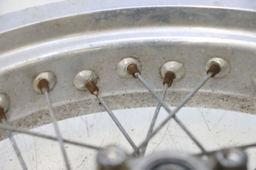 photo de JANTE ARRIERE DERBI SENDA 50 (2003 - 2005) - Gros plan technique