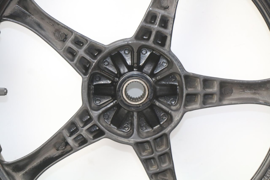 photo de JANTE ARRIERE SUZUKI SIXTEEN 125 (2008 - 2010)