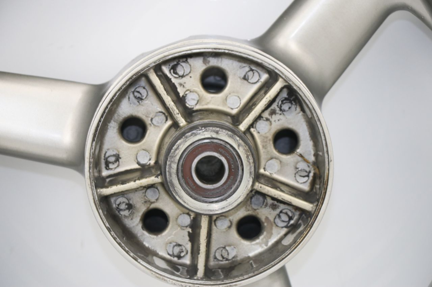 photo de JANTE ARRIERE TRIUMPH SPRINT RS 955 (2000 - 2001)