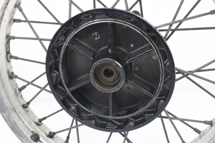 photo de JANTE ARRIERE SUZUKI DR DJEBEL 600 (1985 - 1990)