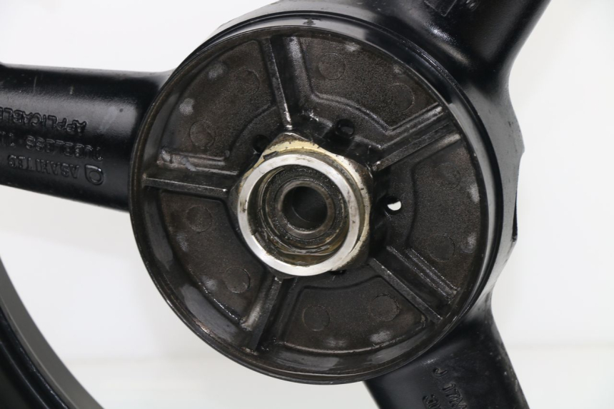 photo de JANTE ARRIERE SUZUKI GSF S BANDIT 600 (2000 - 2004)