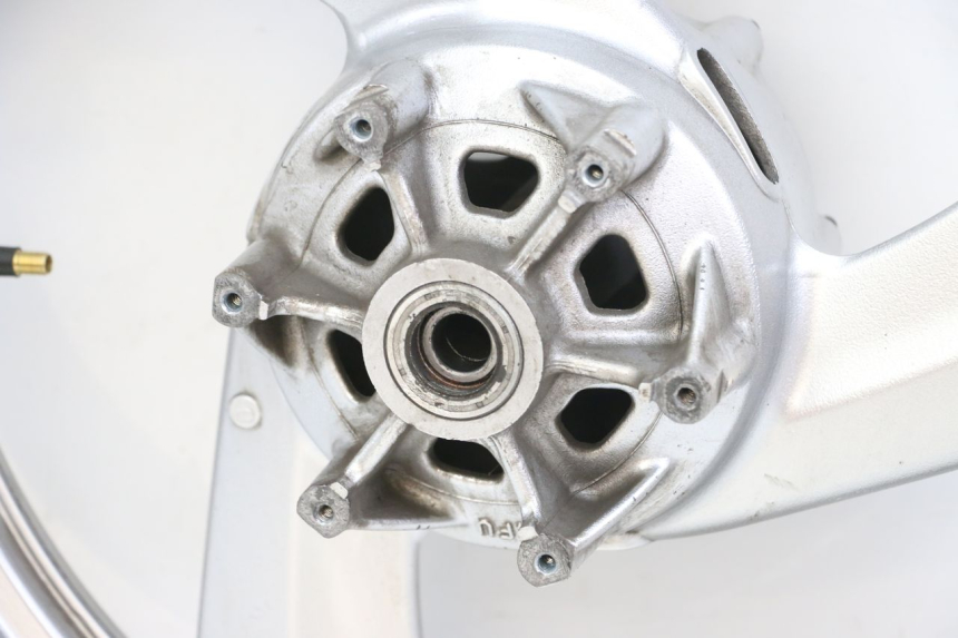 photo de JANTE ARRIERE YAMAHA TDR DELTABOX 125 (1993 - 2003)