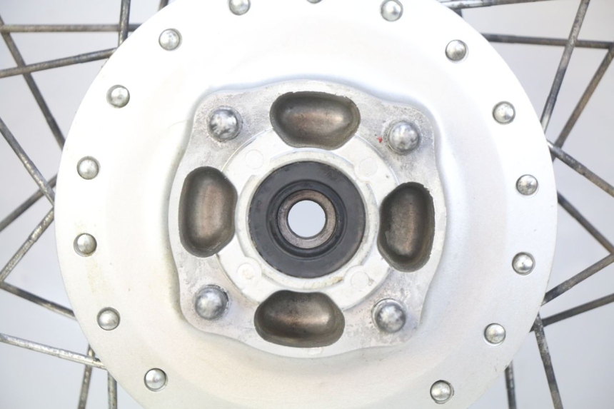 photo de JANTE ARRIERE YAMAHA TTR 125 (2000 - 2020) - Aperçu profil