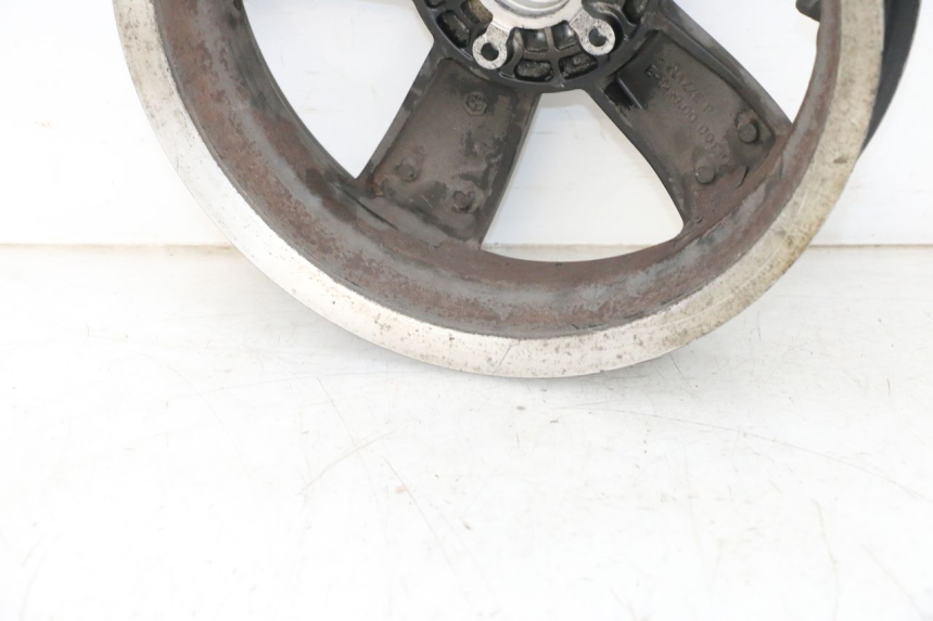 photo de JANTE ARRIERE PIAGGIO VESPA GTS SUPER IE 125 (2009 - 2016) - Zoom état d’usage