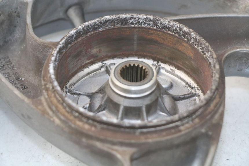 photo de JANTE ARRIERE PEUGEOT VIVACITY 100 (1999 - 2008) - Gros plan technique